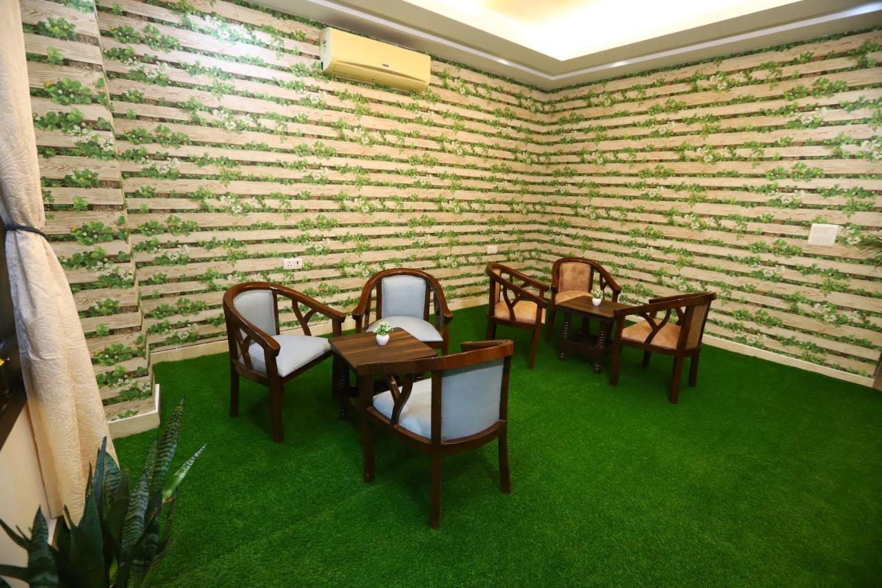 Hotel Nature View Green Park Metro Couple Friendly Nueva Delhi Exterior foto